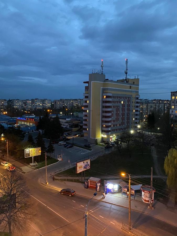 ריבנה Віп Апартаменти В Районі Автовокзалужк Great House,Жк Арена,Поблизу Обласноі Лікарні מראה חיצוני תמונה